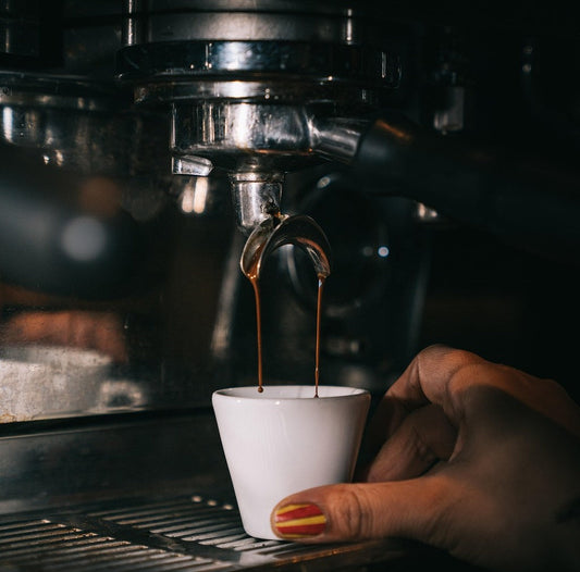 Come Fare un Espresso Perfetto a Casa: Guida Completa